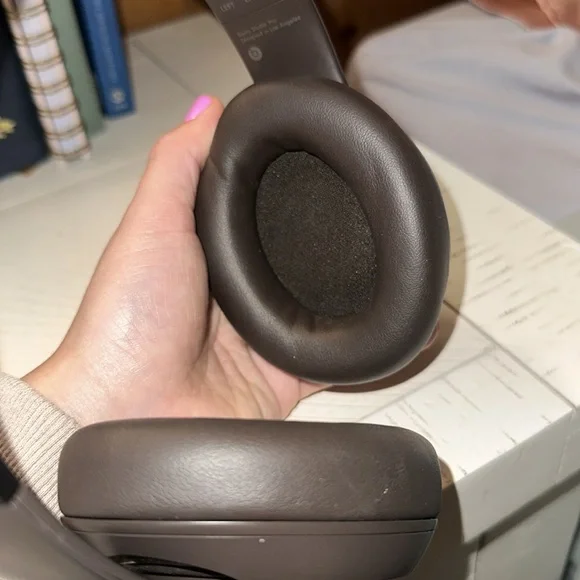 Beats Studio3 Wireless Headphones - Dark Brown